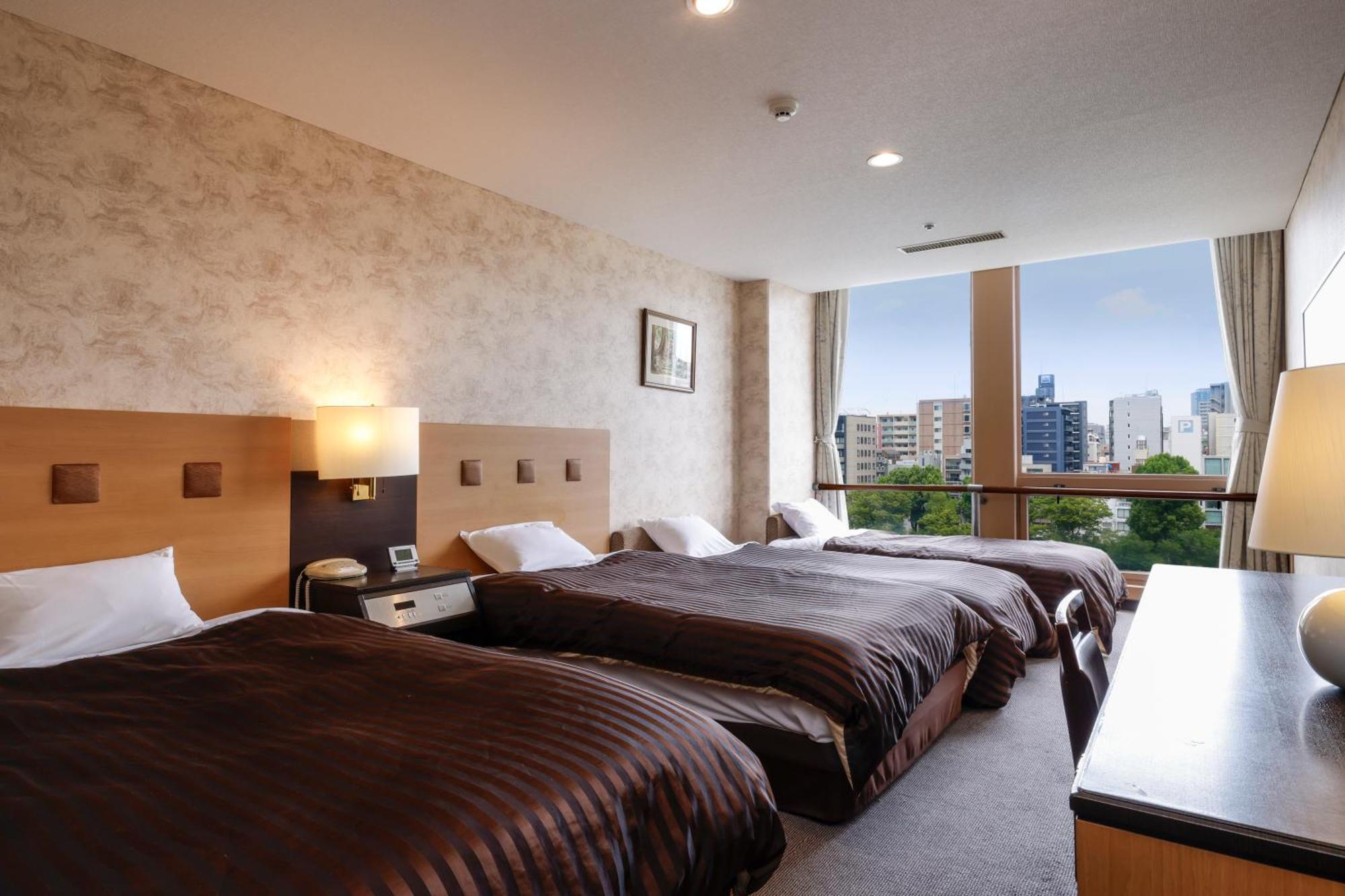 Hotel Osaka Castle Exterior photo