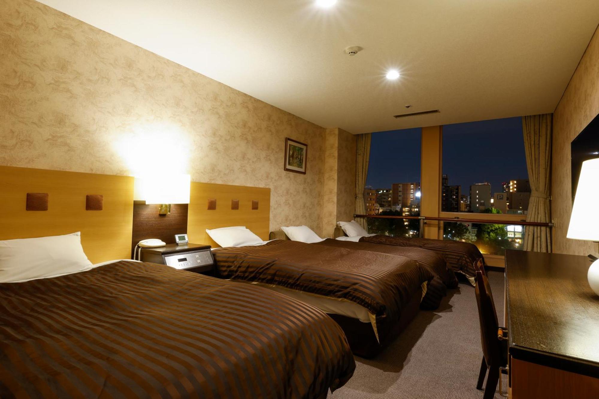 Hotel Osaka Castle Exterior photo